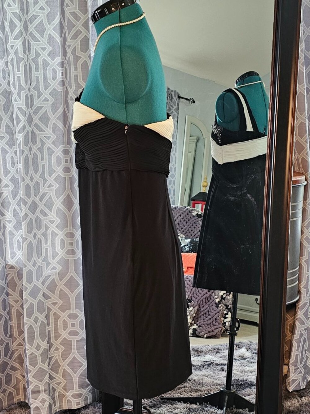 Studio W by Sue Wong Beaded Evening Dress – Size 12 – Contemporary Glamour - Picture 2 of 7